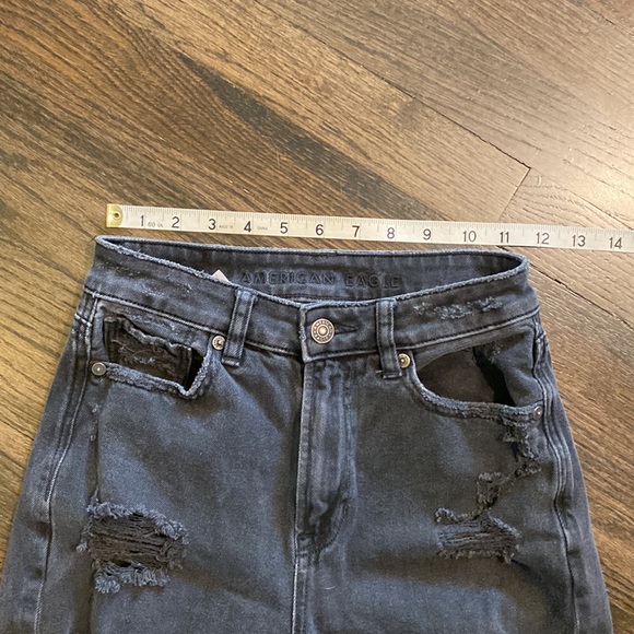 American Eagle Black Distressed Mom Jeans 00 EUC - Picture 4 of 12